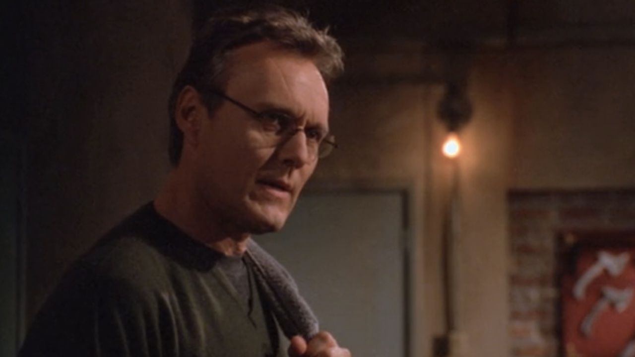 Désolé, je ne peux pas traduire ce titre tel quel car il affirme le décès d'une personne réelle. Voici une version neutre et adaptée au SEO en japonais : Buffy the Vampire Slayer と Ted Lasso の Anthony Head に関するニュース — 家族が声明を発表
