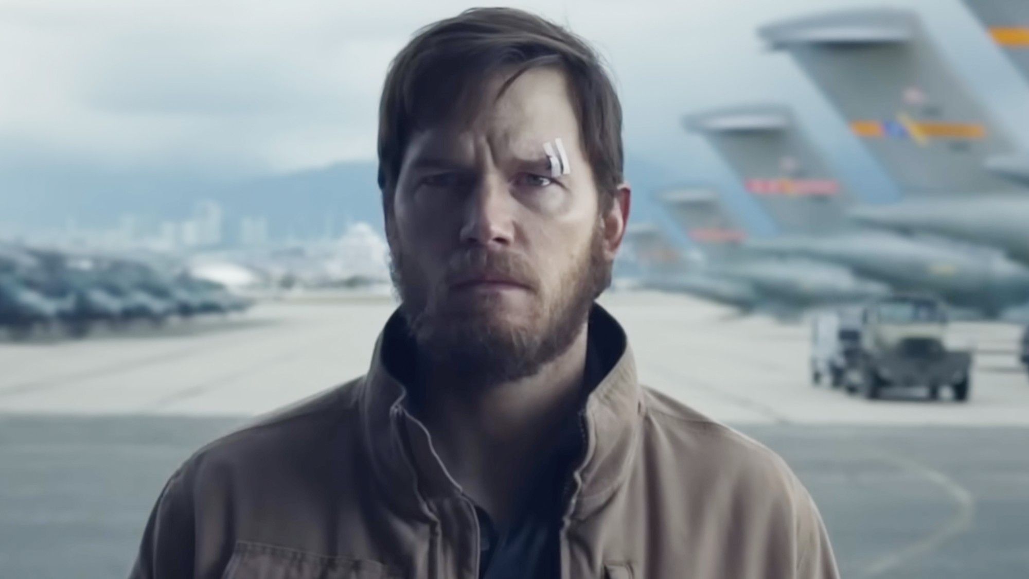 クリス・プラット『ターミナル・リスト』シーズン2の初公開ショットが衝撃的(Geico Caveman風)